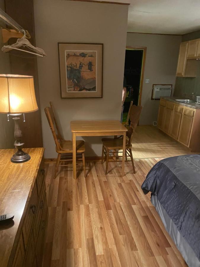 Michael Dee'S Motel East Durham Esterno foto