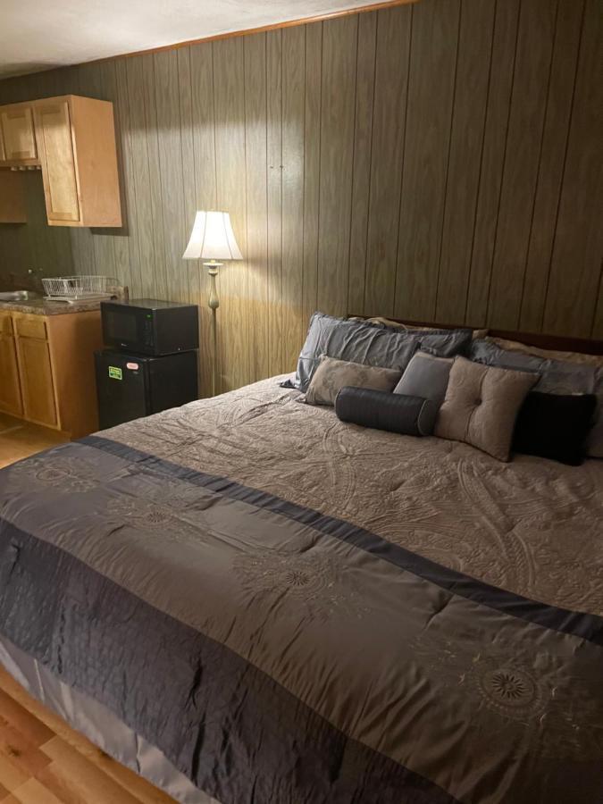 Michael Dee'S Motel East Durham Esterno foto