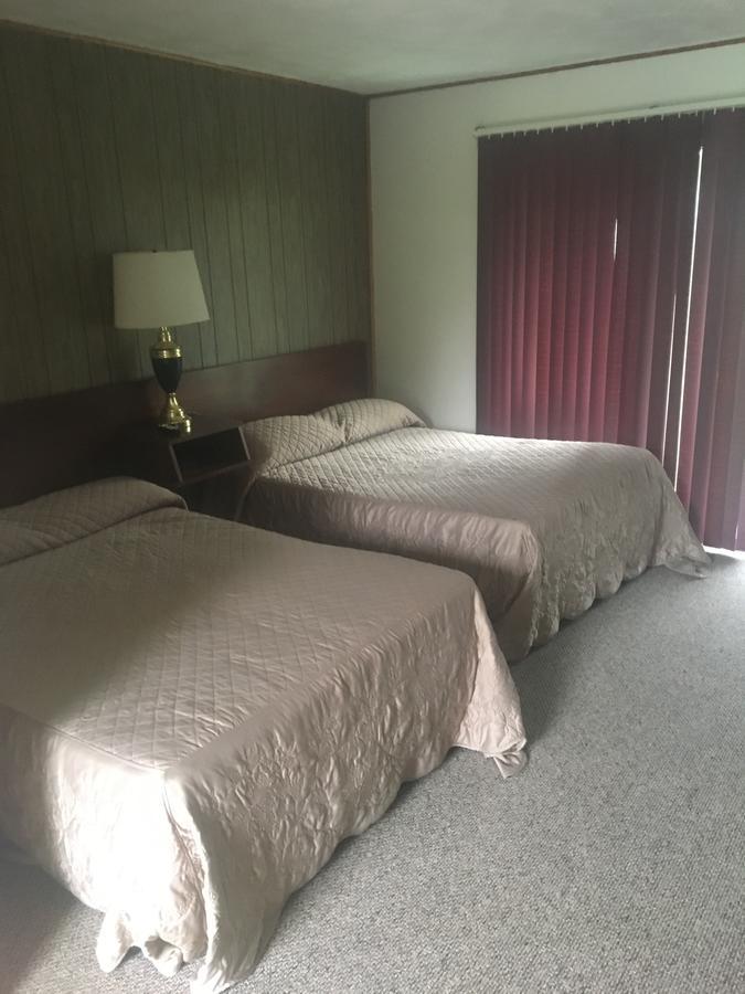 Michael Dee'S Motel East Durham Esterno foto