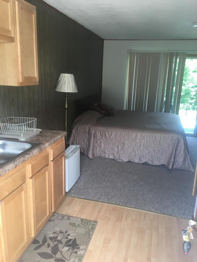 Michael Dee'S Motel East Durham Esterno foto