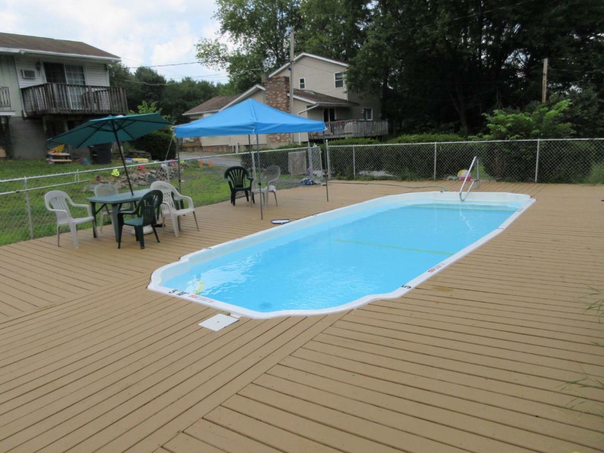 Michael Dee'S Motel East Durham Esterno foto